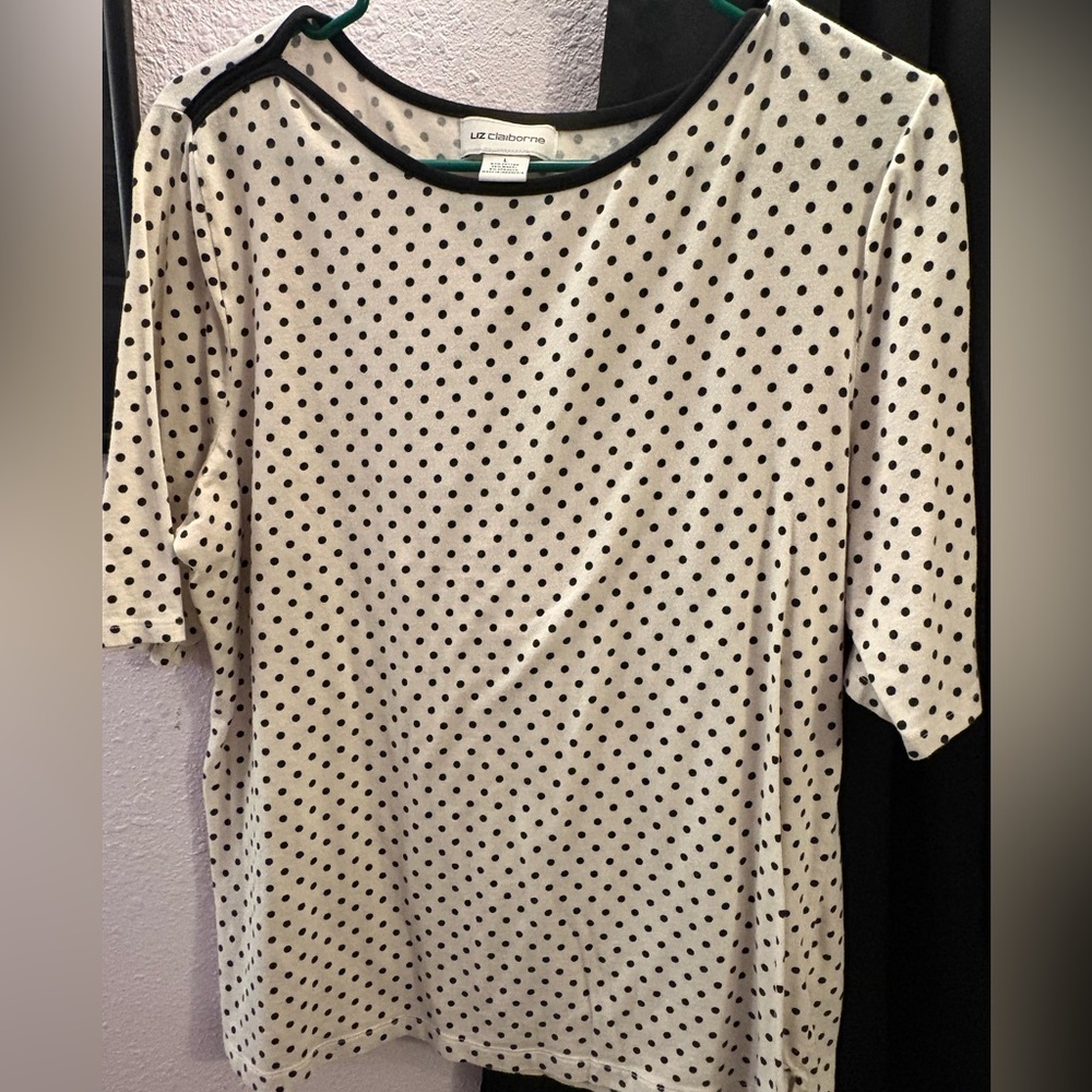 Liz Claiborne White and Black Polka Dot Short Sleeve Top